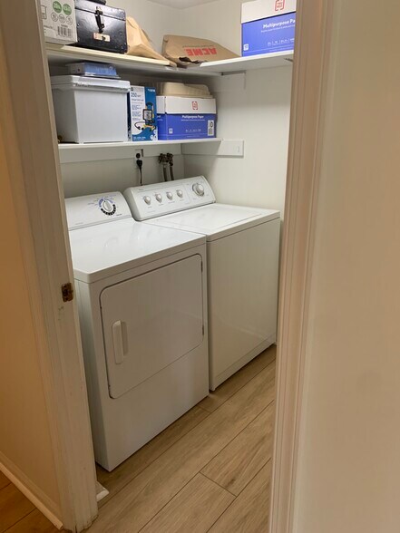 Building Photo - 6 Aspen Way