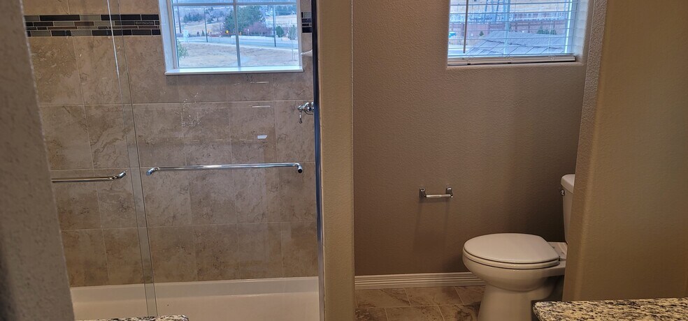 Building Photo - 3039 Upland Dr