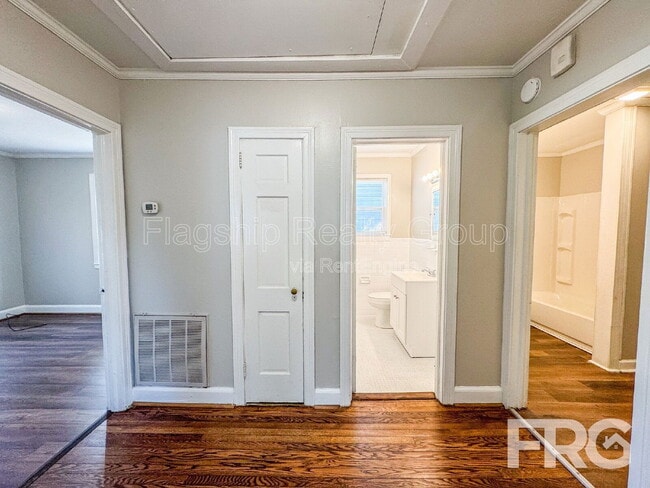 Building Photo - 611 Rudolph St