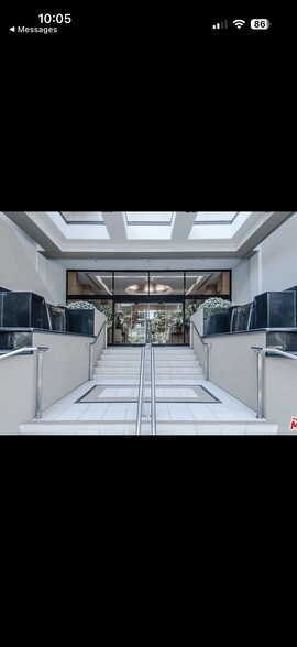 Building Photo - 10445 Wilshire Blvd