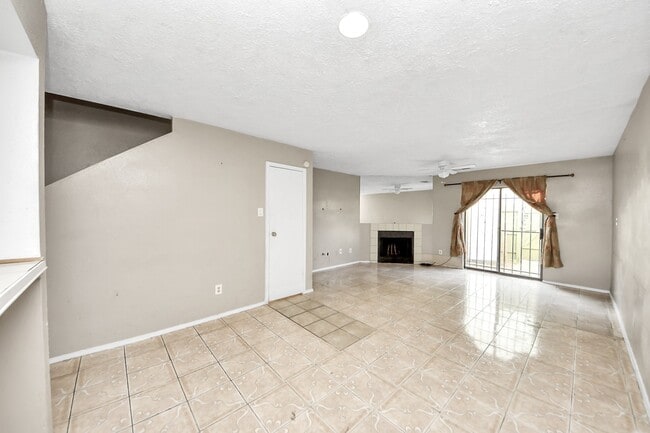 Building Photo - 12667 Windsor Village Dr