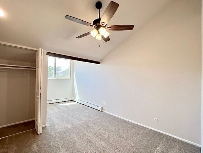 Building Photo - 3 Bed/1.5 Bath Quail Creek Condo