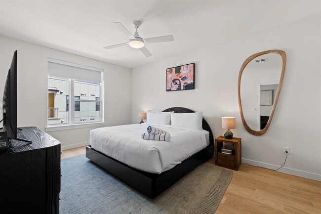 Building Photo - 2323 S Lamar Blvd