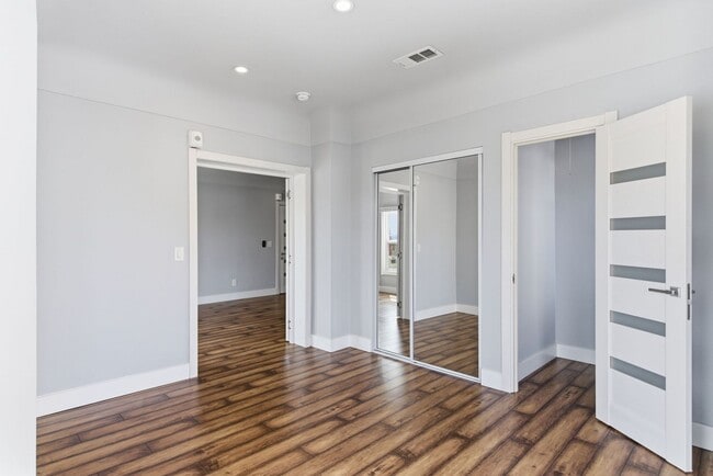 Building Photo - 903 Pine St