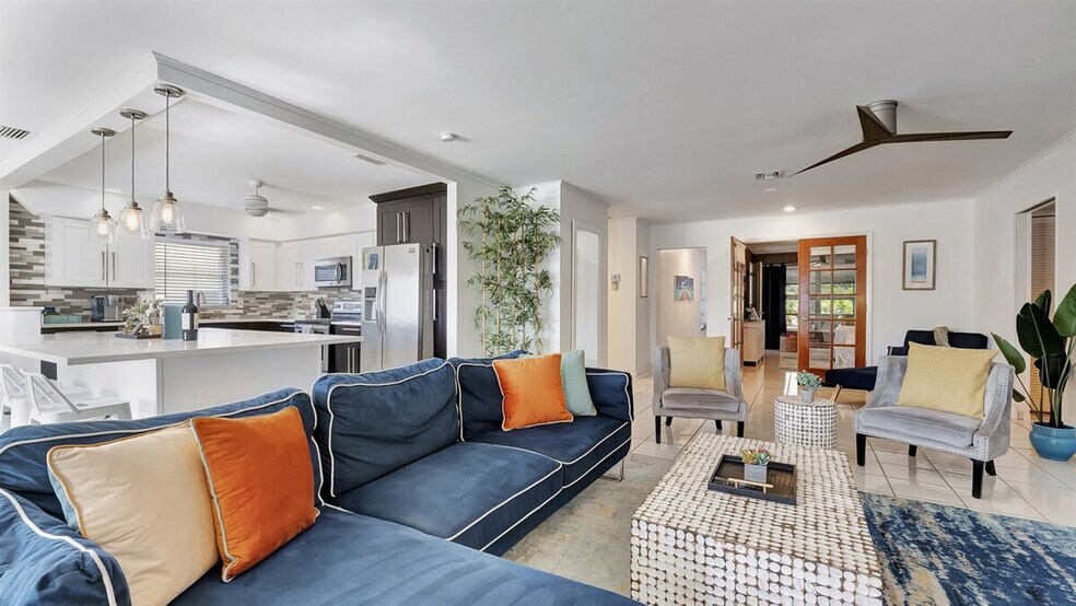 Building Photo - 571 94th Ave N