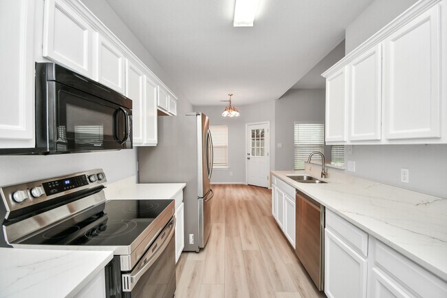 Building Photo - 24118 Wild Horses Ln