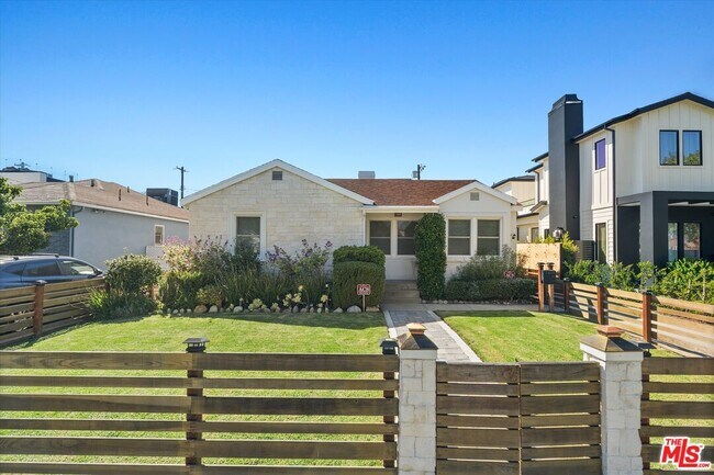 Building Photo - 2809 S Canfield Ave