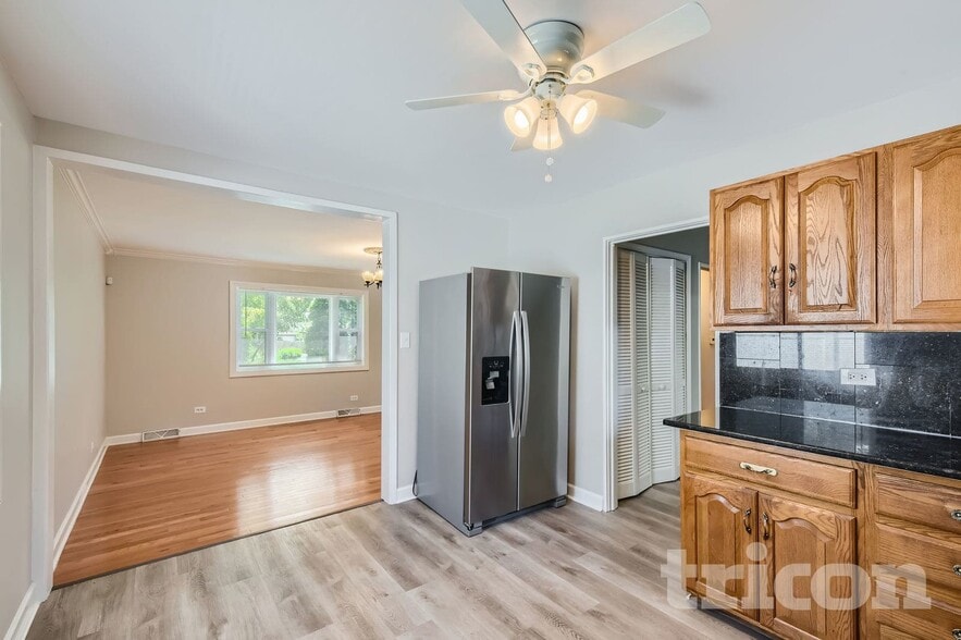 Building Photo - 612 W James St