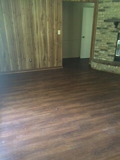 Building Photo - 6227 Southcrest Dr