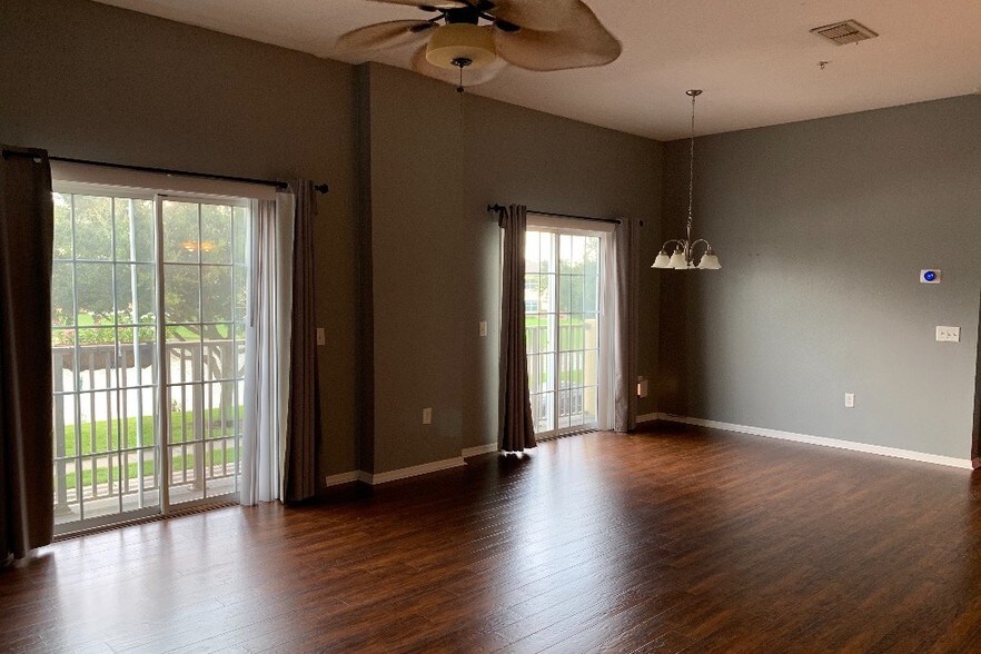 Building Photo - 1321 Broken Oak Dr