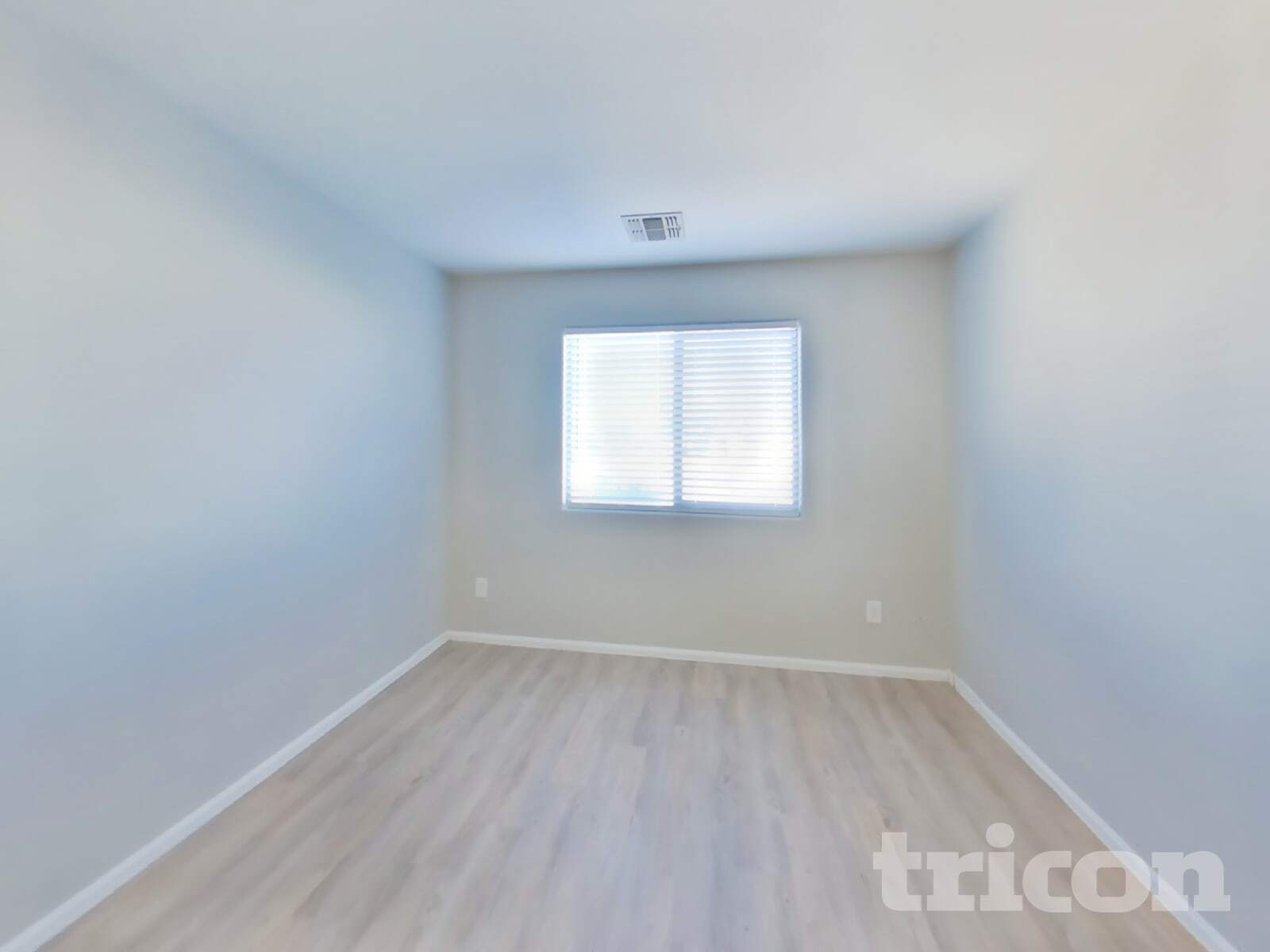 Building Photo - 37593 N Dena Dr