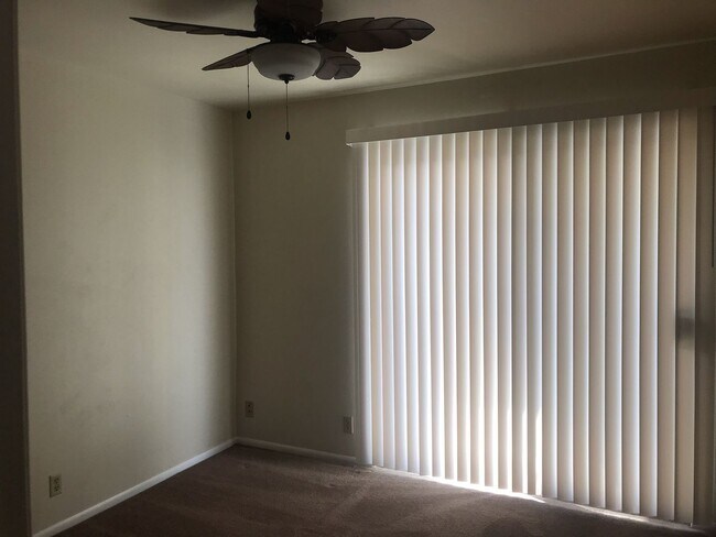 Building Photo - Unbeatable Charm in Camarillo's Colony