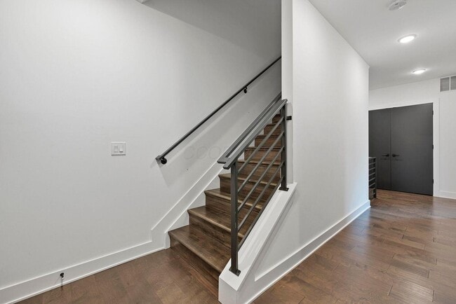 Building Photo - 236 Neruda Ave