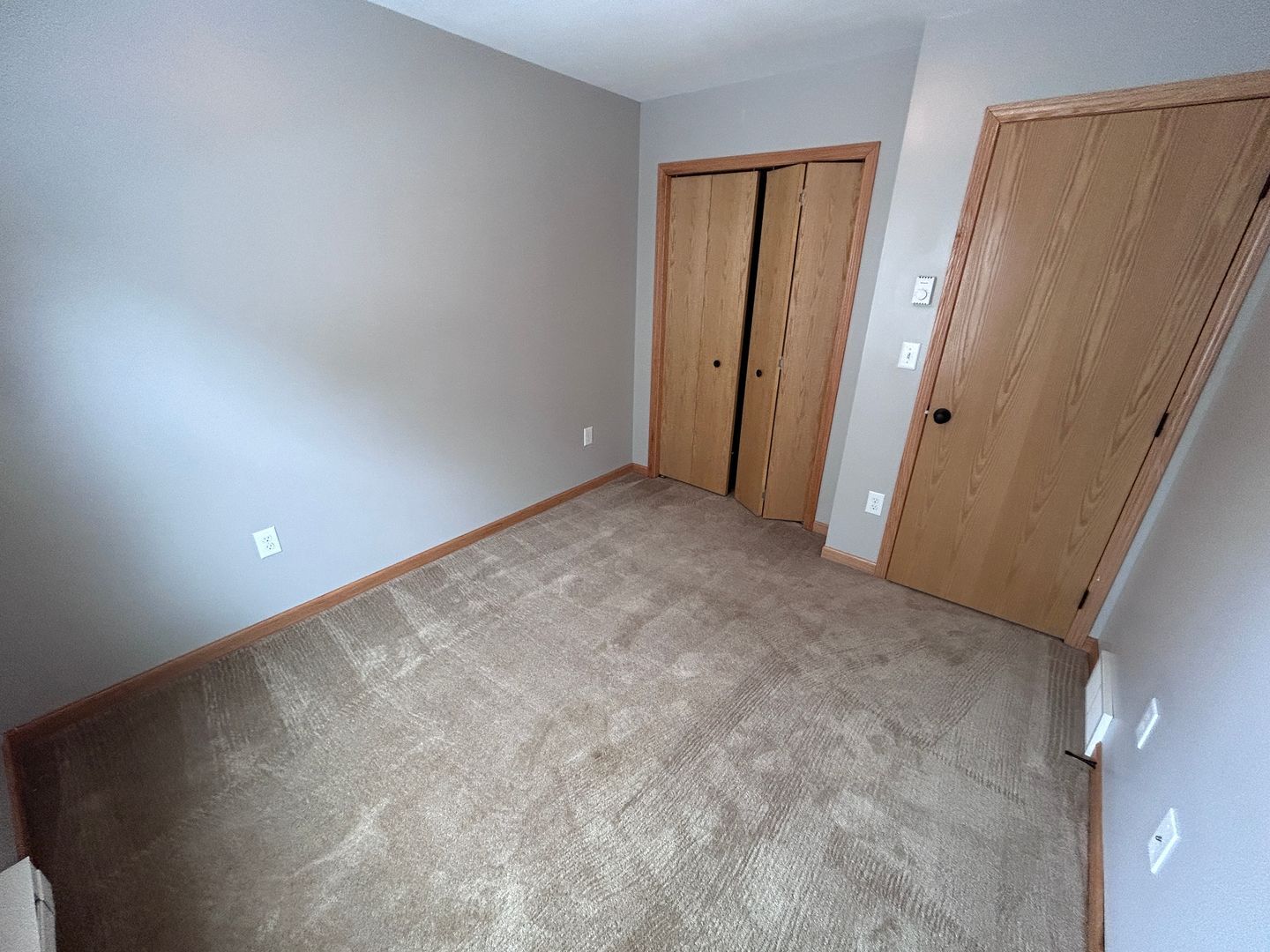 Building Photo - 545 4th Ave SW