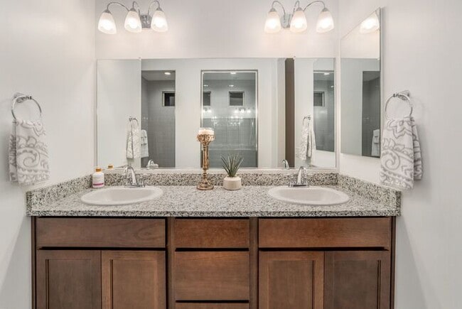 Building Photo - Beautiful home in Gated Dove Mountain Comm...