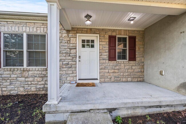 Building Photo - 5935 Pondview Ct