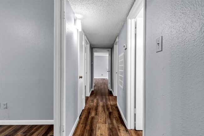 Building Photo - 3407 Pecan Point Dr