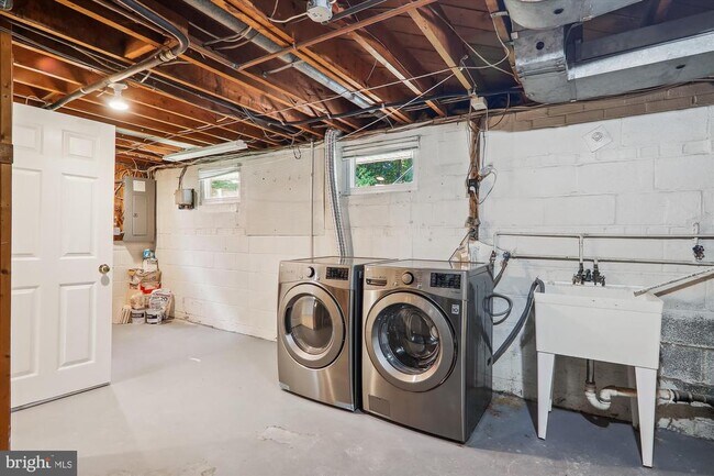 Building Photo - 6518 Wilmett Rd