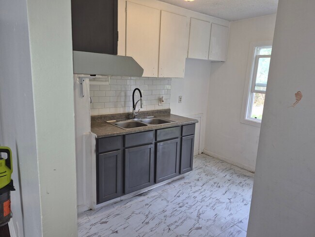Building Photo - 4409 Virginia St