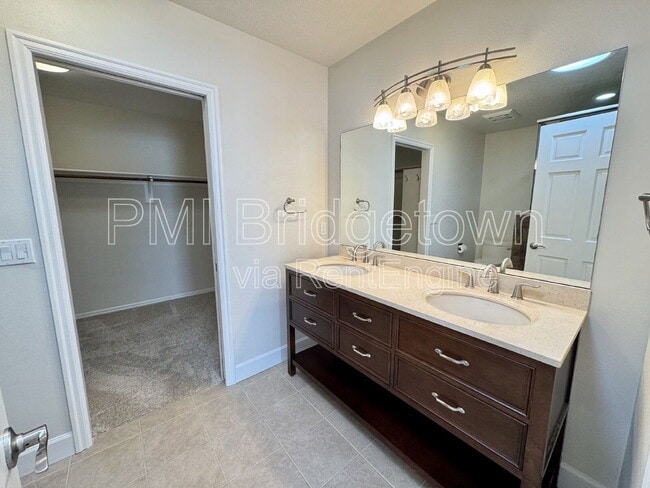 Building Photo - 11814 SW Dickinson Ct