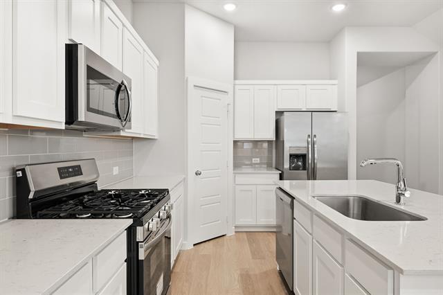 Building Photo - 405 Green Gables Dr