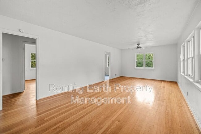 Building Photo - 712 84th St S