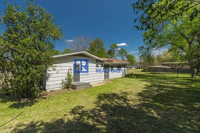 Building Photo - 3 Bed/2 Bath Home In Huntington Park