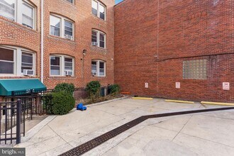 Building Photo - 2854 Connecticut Ave NW