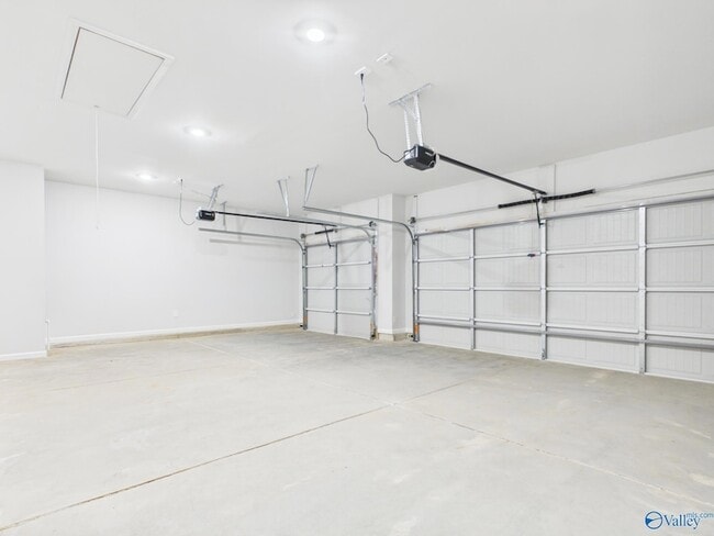 Building Photo - 17993 Longleaf Dr