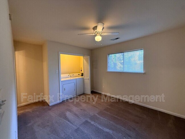 Building Photo - 1309 Hudson Ave