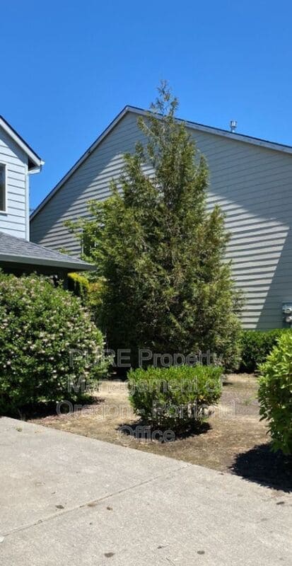 Building Photo - 15617 NE Milton Pl