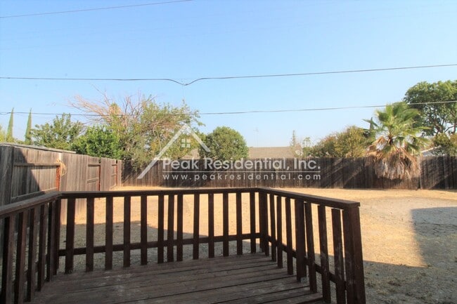 Building Photo - Newer South Sacramento Area 3bd/2.5ba Home
