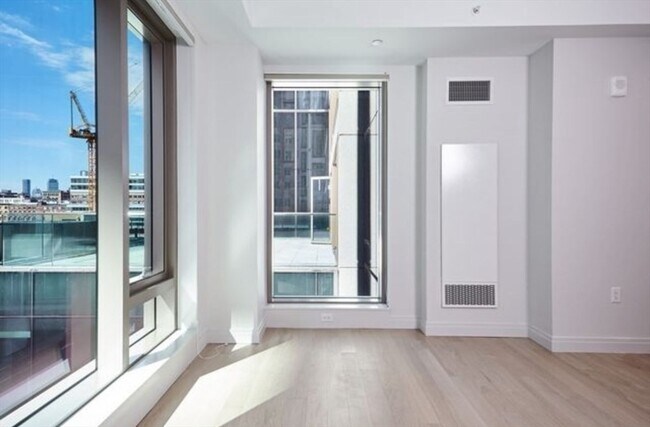 Building Photo - 133 Seaport Blvd