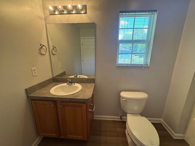 Building Photo - Ready Now! 3/2 Single Family Home w/ Fenced Yard in Starke, FL!