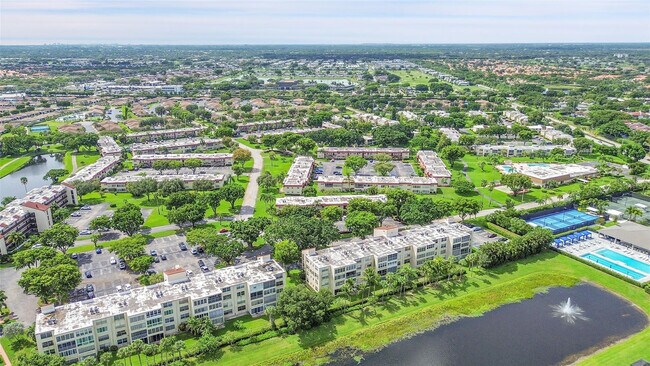 Building Photo - 23 Abbey Ln