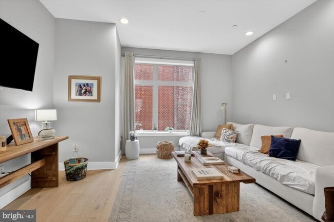 Building Photo - 151 N 2nd St