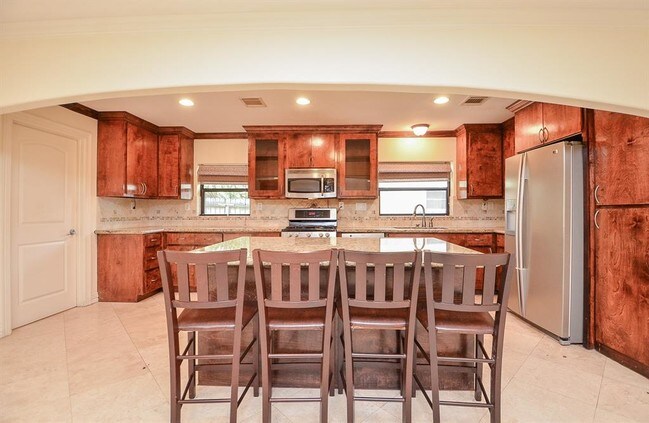 Building Photo - 5227 Indigo St