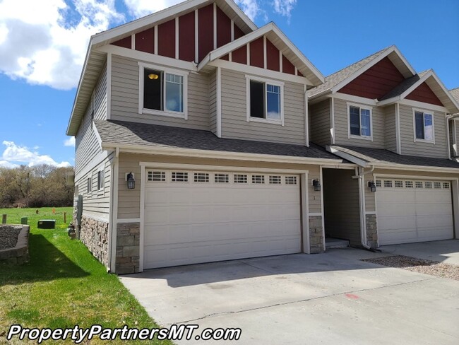 Primary Photo - Beautiful 3 Bed 2.5 Bath Town house with A...