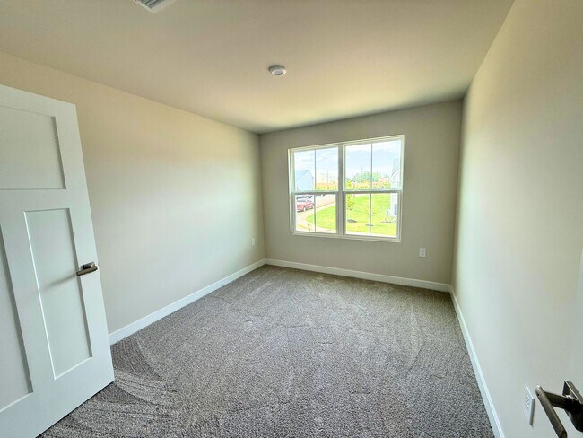 Building Photo - 118 Rhodell Ln