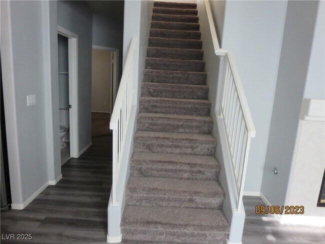 Building Photo - 989 Veranda View Ave