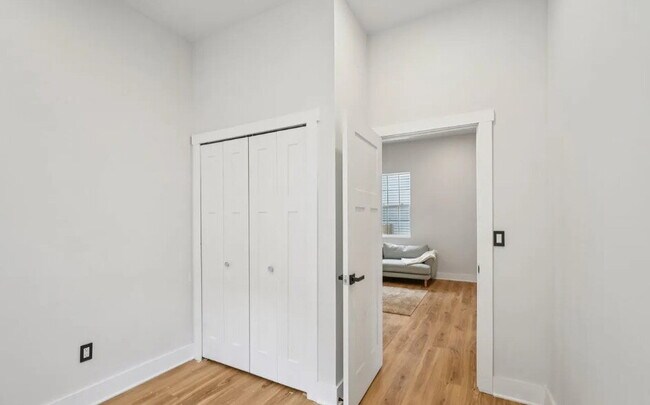 Building Photo - Close to the City, Easy to Call Home