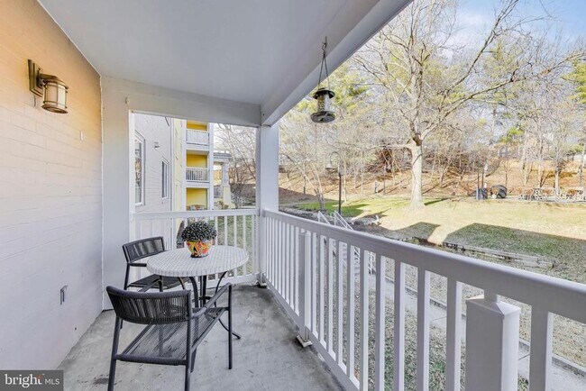 Building Photo - 4139 S Four Mile Run Dr