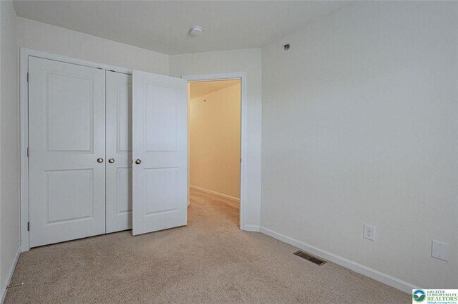 Building Photo - 304 Stonewood Ln