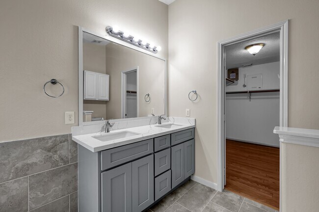 Building Photo - 32111 Willow Creek Park