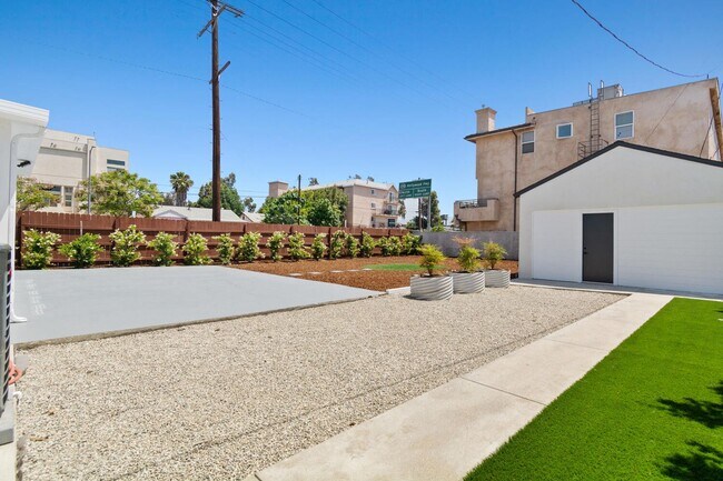Building Photo - BEAUTIFUL CORNER HOUSE IN THE HEART OF VAL...