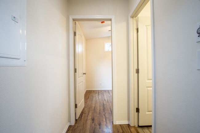 Building Photo - 1846 SE Harold St