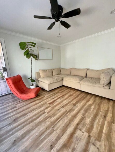 Building Photo - 1472 Iris Ave