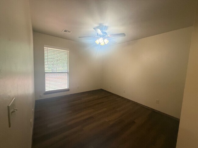 Building Photo - 118 Sahoma Terrace