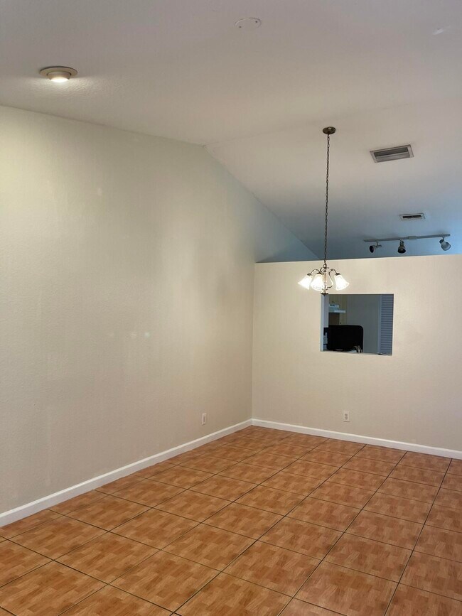 Building Photo - 3816 Woodridge Terrace