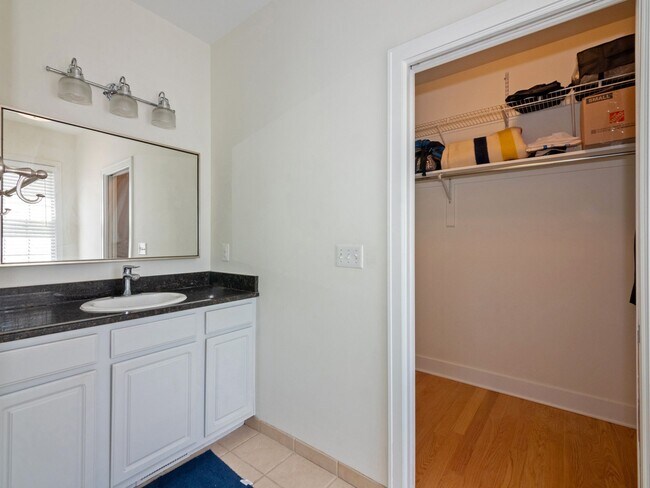 Building Photo - 33242 Slocum Dr